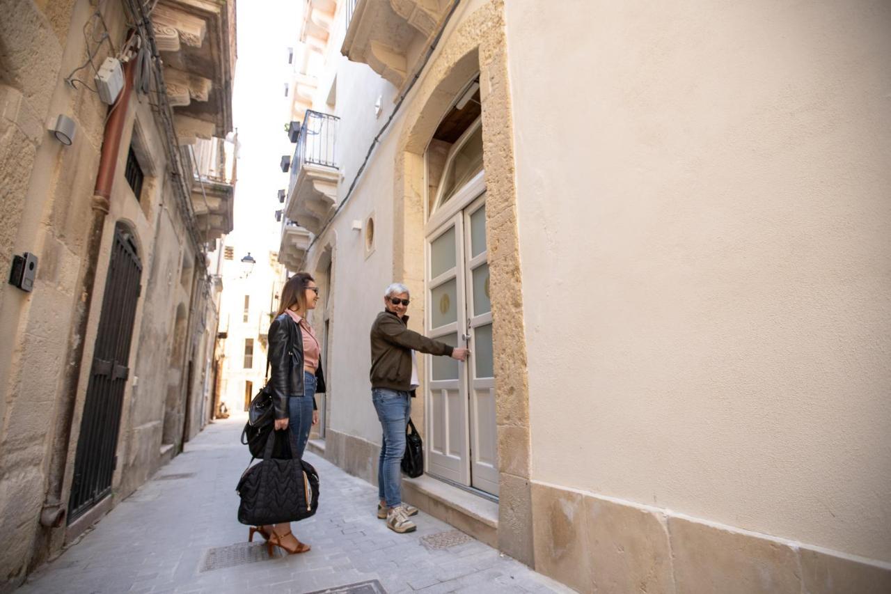 Ortigia Boutique Palace Aparthotel Syracuse Exterior photo